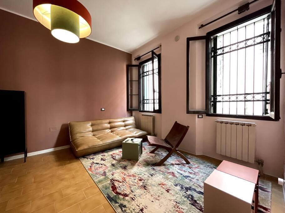 Venetian Pink Apartment In Dorsoduro Veneza Exterior foto